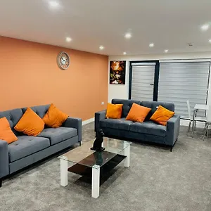 Ah Livings Apartment London